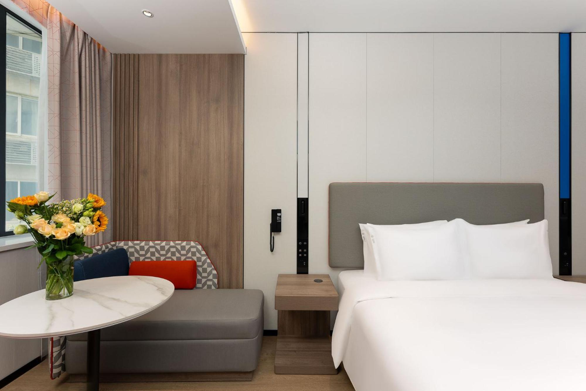 Holiday Inn Express Shanghai Jing'An Temple By Ihg Exteriör bild