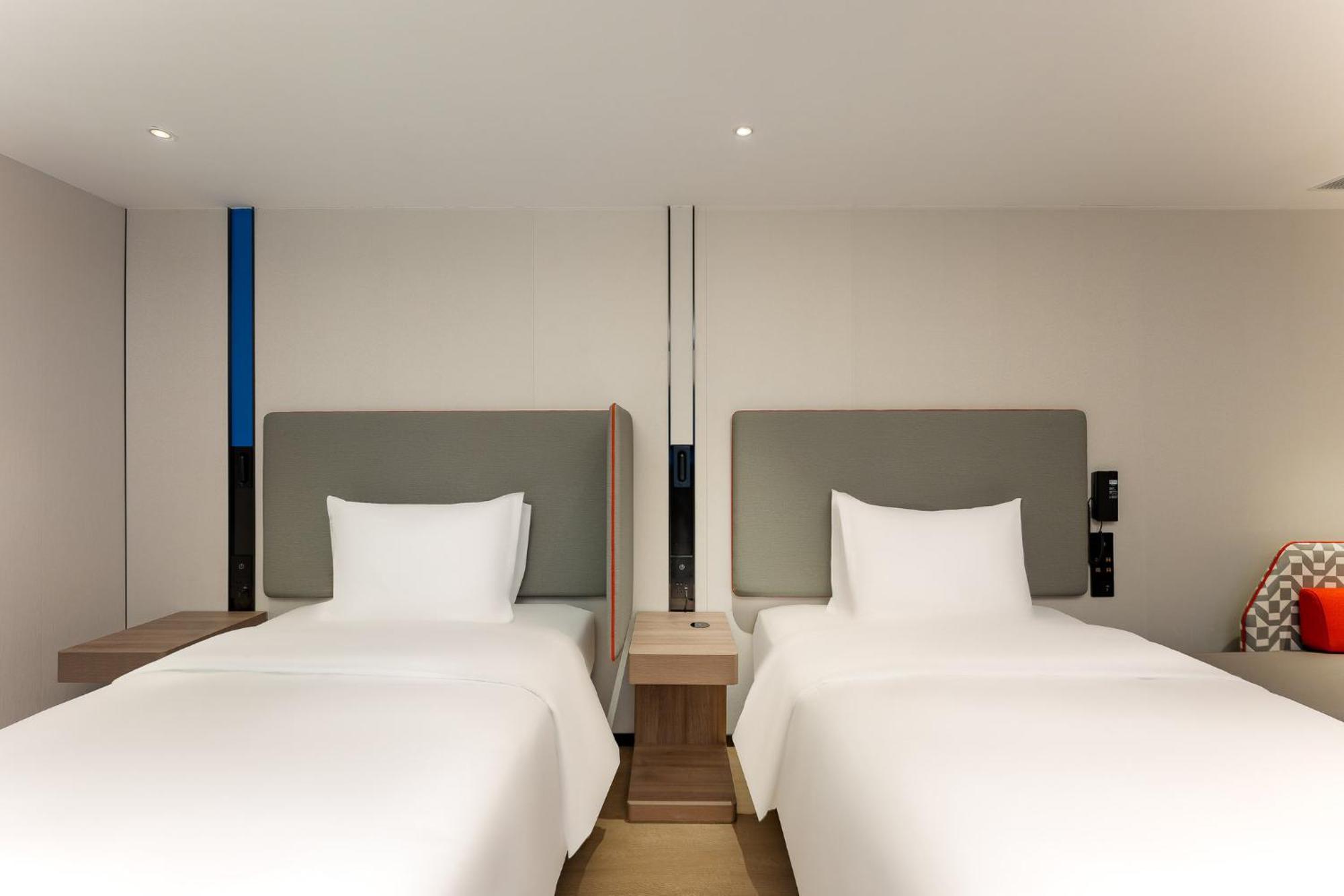 Holiday Inn Express Shanghai Jing'An Temple By Ihg Exteriör bild